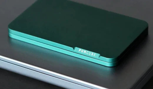Titanium wallet vs Aluminum wallet: which is right for you