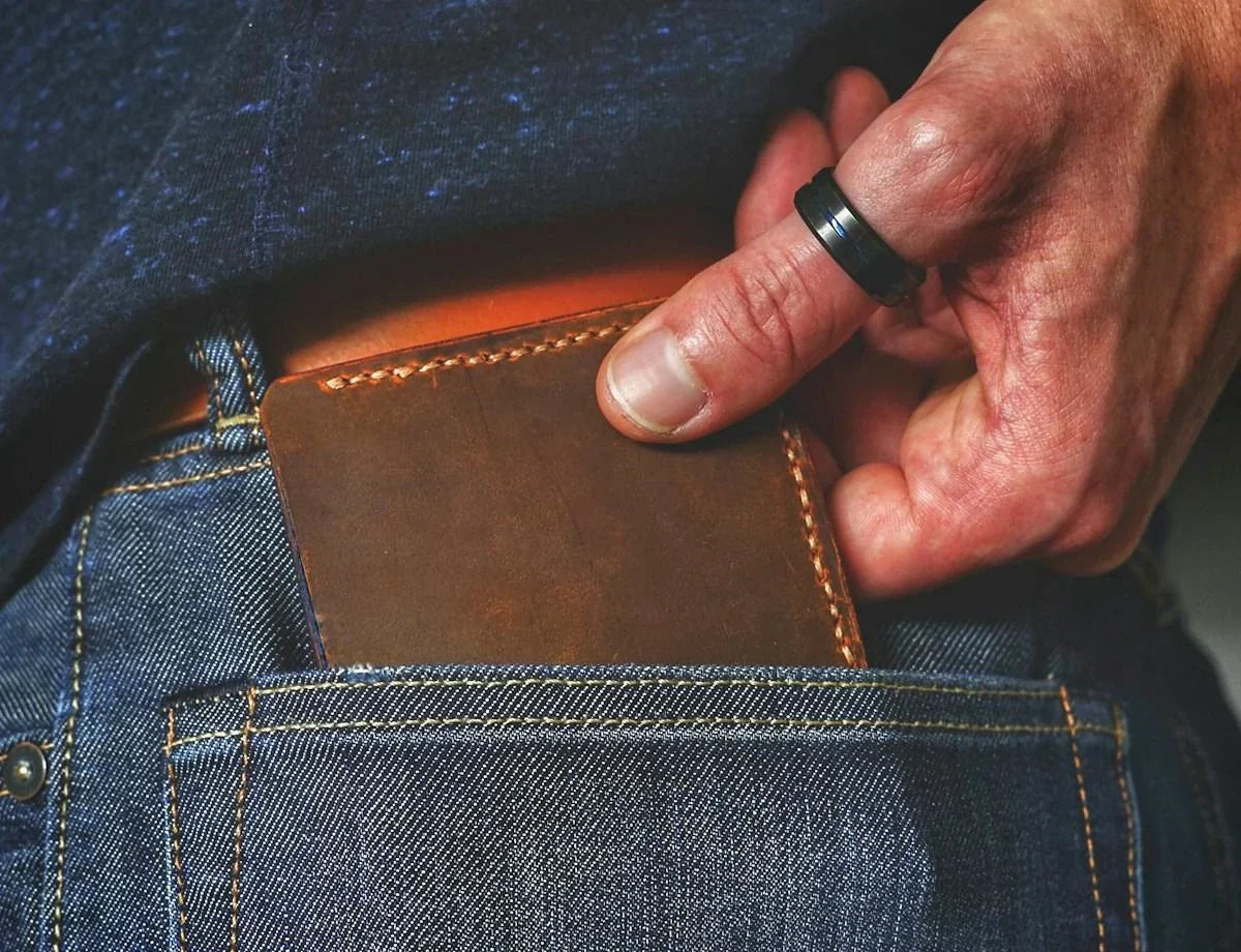 The Best EDC Wallets: Why Metal Wallets Are the Ultimate Upgrade